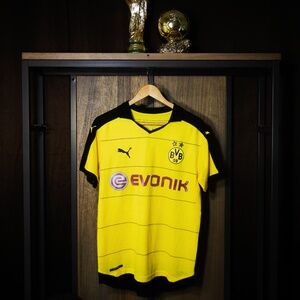 Borussia Dortmund 2015/2016 Home Jersey – Aubameyang #17 – Size M – MPN: 747991
